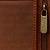 Puccini MU1907 – zbliżenie wnętrza portfela, faktura skóry i suwak z logo Puccini / Puccini MU1907 – close-up of wallet interior, leather texture and Puccini zipper detail